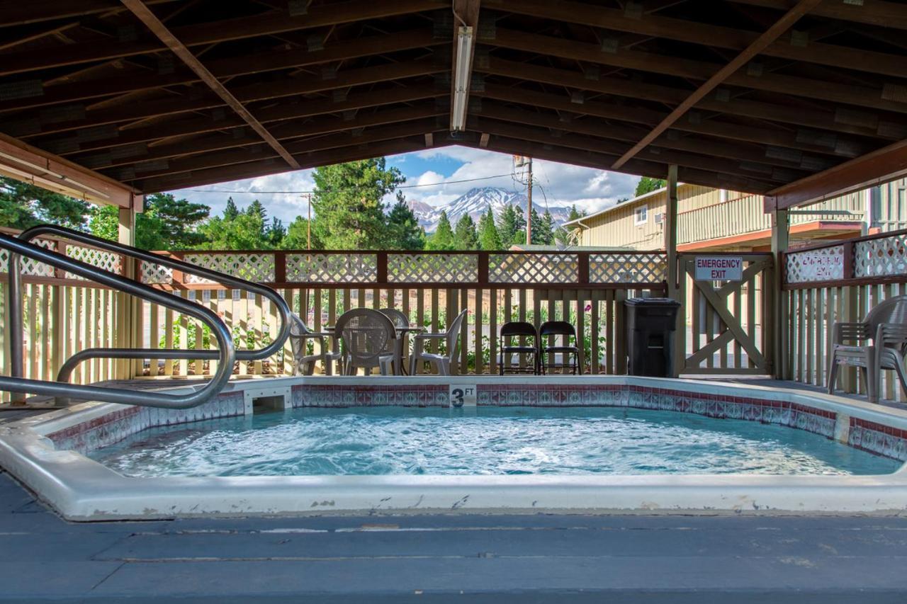 Swiss Holiday Lodge Mount Shasta Exteriör bild