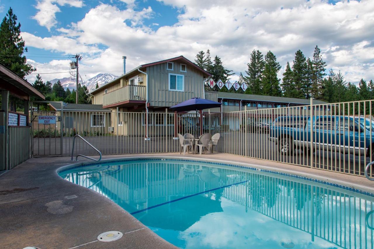 Swiss Holiday Lodge Mount Shasta Exteriör bild